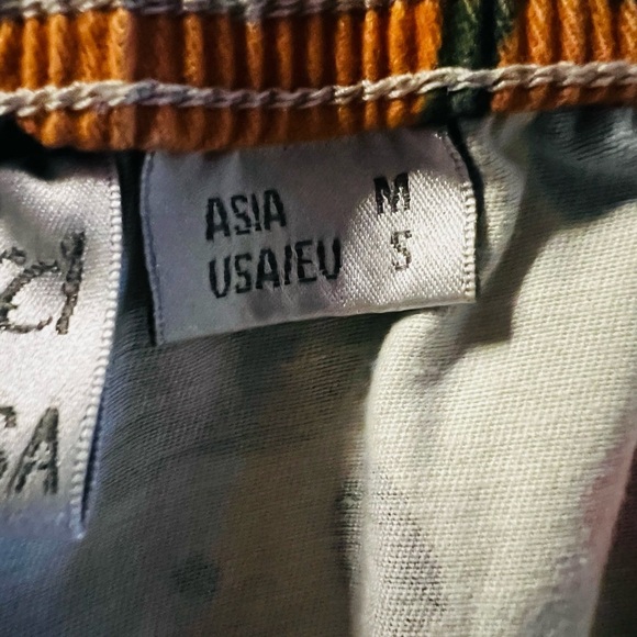 GRAMICCI WOMEN’S MULTI COLOR CAMO SHORTS SIZE SMALL NWT - Picture 12 of 15